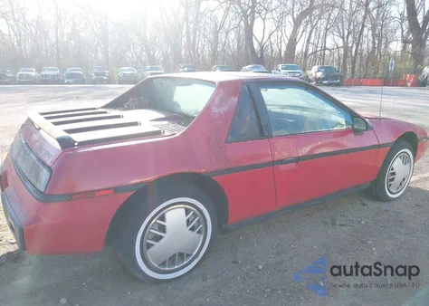 1986 Pontiac Fiero Sport z USA, uszkodzony, nr VIN 1G2PM37R5GP231779